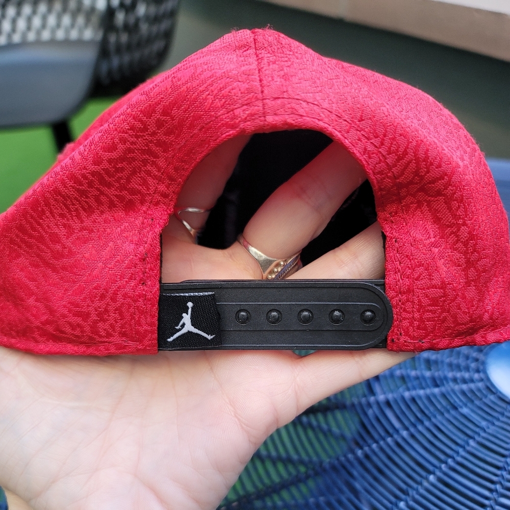 JORDAN BASEBALL CAP TODDLER | Black & Red - Jumpman Snap Back - Adjustable Hat - Picture 4 of 7